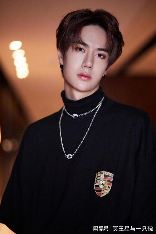 王一博照片爆料视频高清,帅气魅力全开，粉丝直呼心动不已  第3张